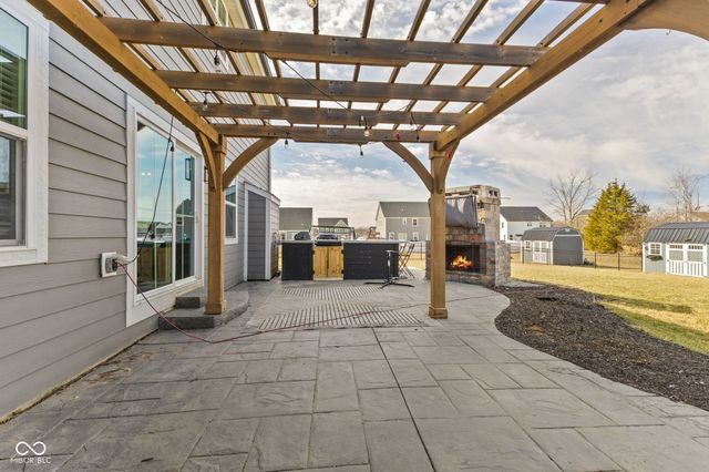 7146 W Stone Pass, New Palestine, IN 46163