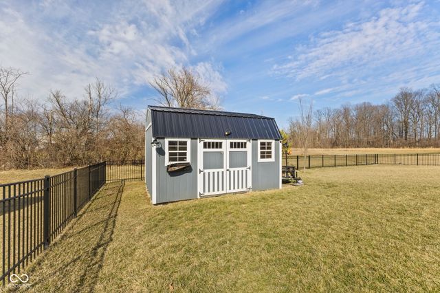 7146 W Stone Pass, New Palestine, IN 46163