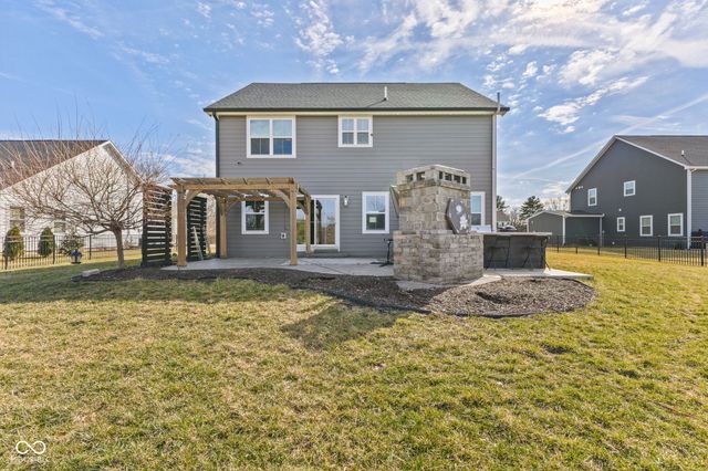 7146 W Stone Pass, New Palestine, IN 46163