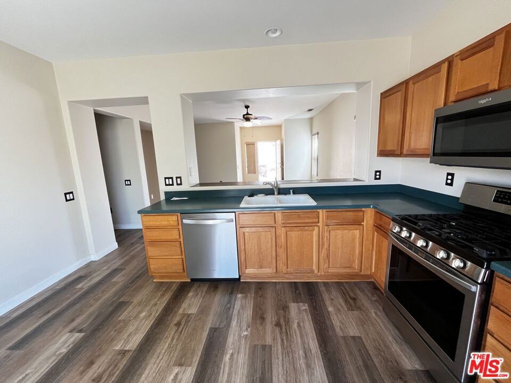 Image 10 of property listing at 78568 Glastonbury Way, Palm Desert, CA 92211