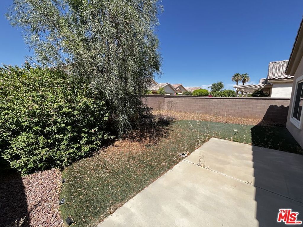 Image 26 of property listing at 78568 Glastonbury Way, Palm Desert, CA 92211