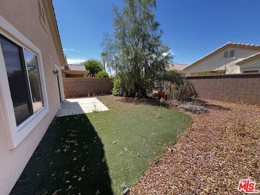 Image 27 of property listing at 78568 Glastonbury Way, Palm Desert, CA 92211