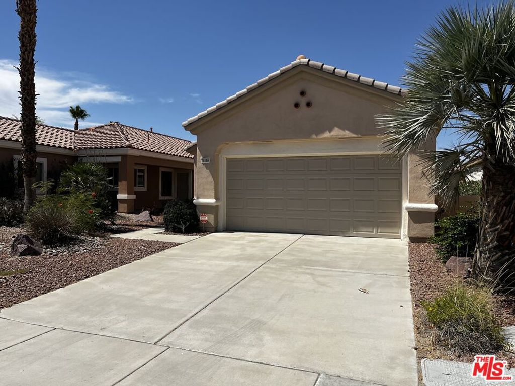 Image 3 of property listing at 78568 Glastonbury Way, Palm Desert, CA 92211