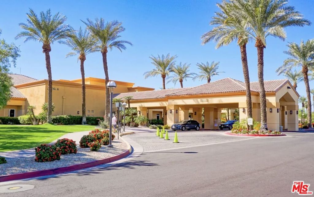 Image 38 of property listing at 78568 Glastonbury Way, Palm Desert, CA 92211