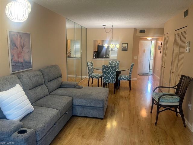 7406 Lake Breeze DR # 218, Fort Myers, FL 33907