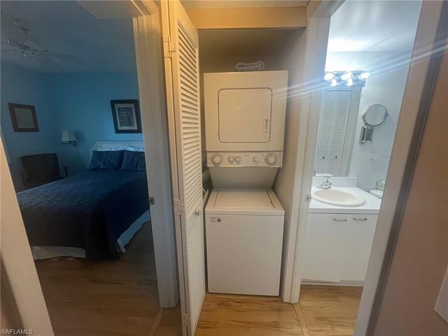 7406 Lake Breeze DR # 218, Fort Myers, FL 33907