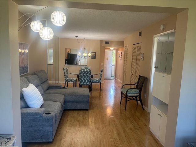 7406 Lake Breeze DR # 218, Fort Myers, FL 33907