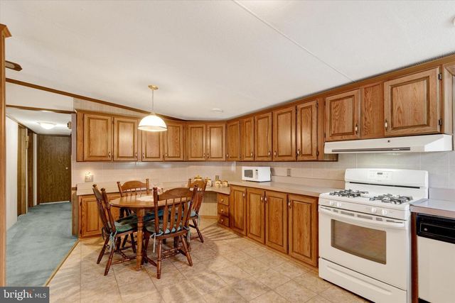102 THRUSH CT S, Lancaster, PA 17603