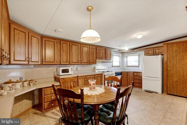 102 THRUSH CT S, Lancaster, PA 17603