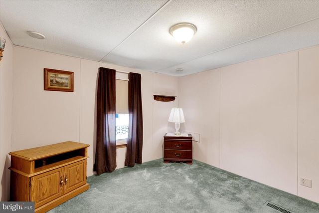102 THRUSH CT S, Lancaster, PA 17603