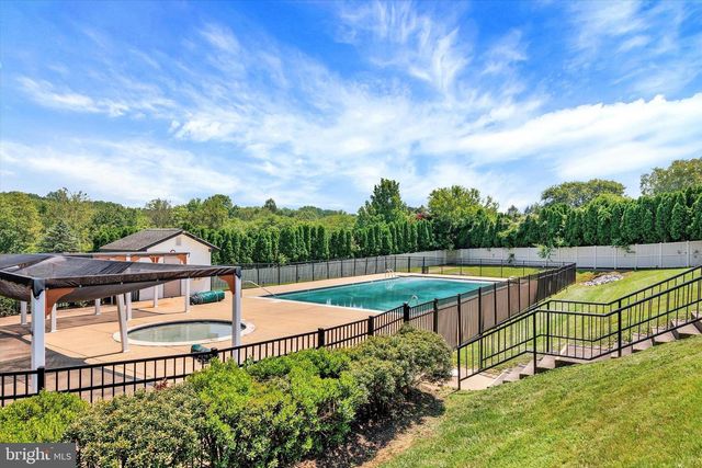 102 THRUSH CT S, Lancaster, PA 17603