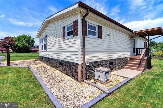 102 THRUSH CT S, Lancaster, PA 17603
