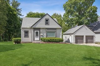 334 55th Street, Clarendon Hills, IL 60514