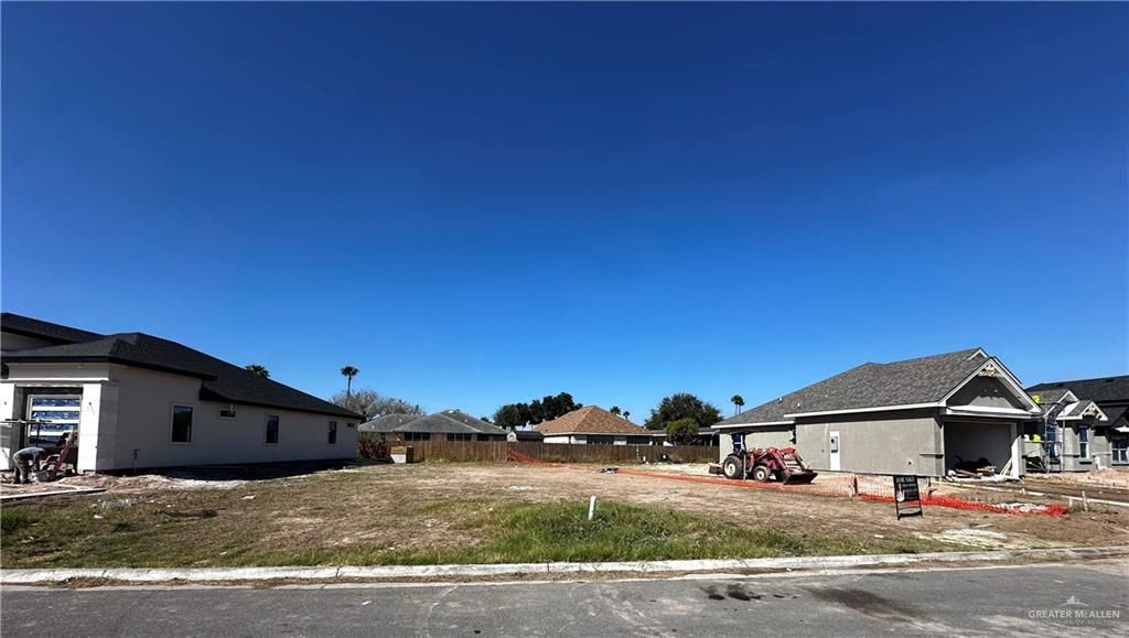 802 La Laguna Road, Mission, TX 78572