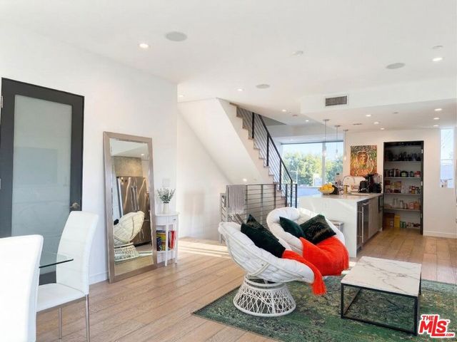 7198 Formosa Fusion Court, Los Angeles, CA 90046