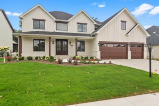 9647 Dunegrass Way, St. John, IN 46373