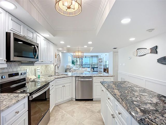 5770 MIDNIGHT PASS ROAD 301, Sarasota, FL 34242