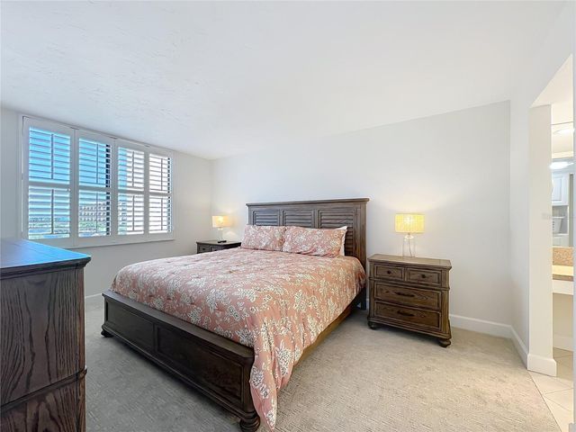 5770 MIDNIGHT PASS ROAD 301, Sarasota, FL 34242