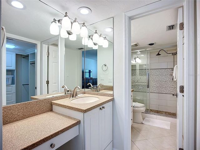 5770 MIDNIGHT PASS ROAD 301, Sarasota, FL 34242