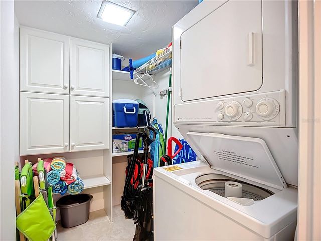 5770 MIDNIGHT PASS ROAD 301, Sarasota, FL 34242