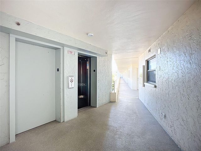 5770 MIDNIGHT PASS ROAD 301, Sarasota, FL 34242