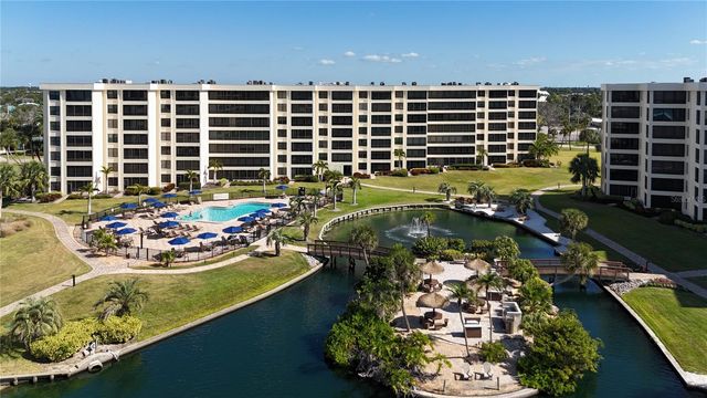 5770 MIDNIGHT PASS ROAD 301, Sarasota, FL 34242