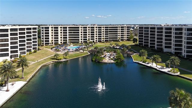 5770 MIDNIGHT PASS ROAD 301, Sarasota, FL 34242