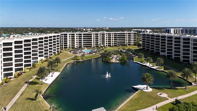 5770 MIDNIGHT PASS ROAD 301, Sarasota, FL 34242