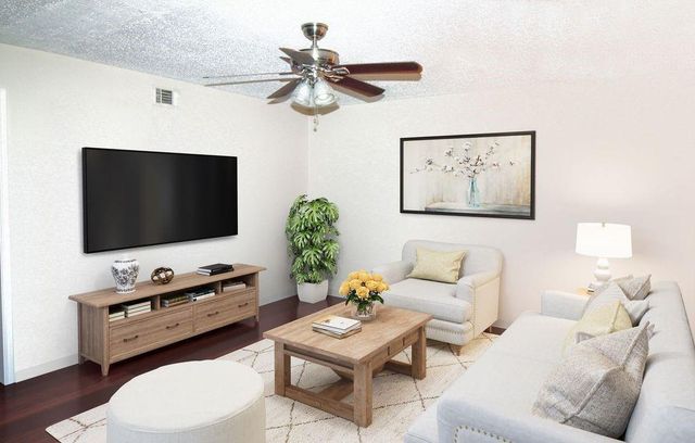 303 N 9th Street, Beasley, TX 77417