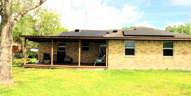 303 N 9th Street, Beasley, TX 77417