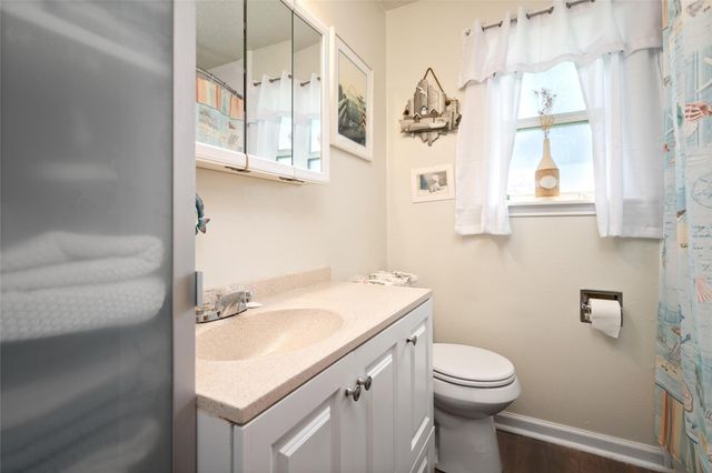 303 N 9th Street, Beasley, TX 77417