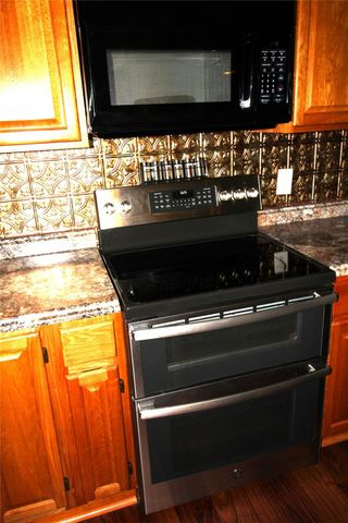 303 N 9th Street, Beasley, TX 77417