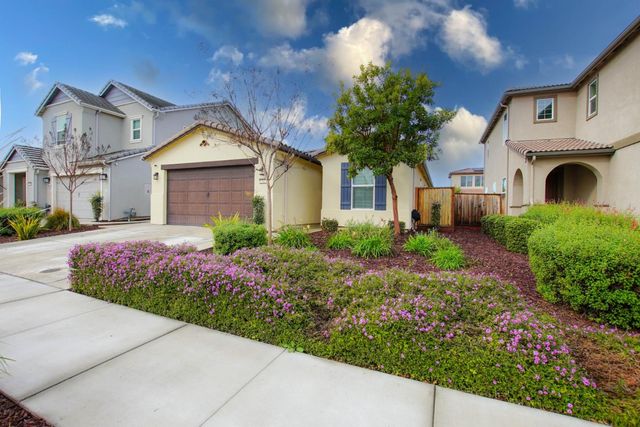 542 Cadiz Drive, Hollister, CA 95023