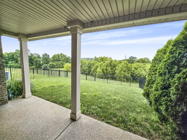 835 Meadowcrest Way, Lebanon, TN 37090