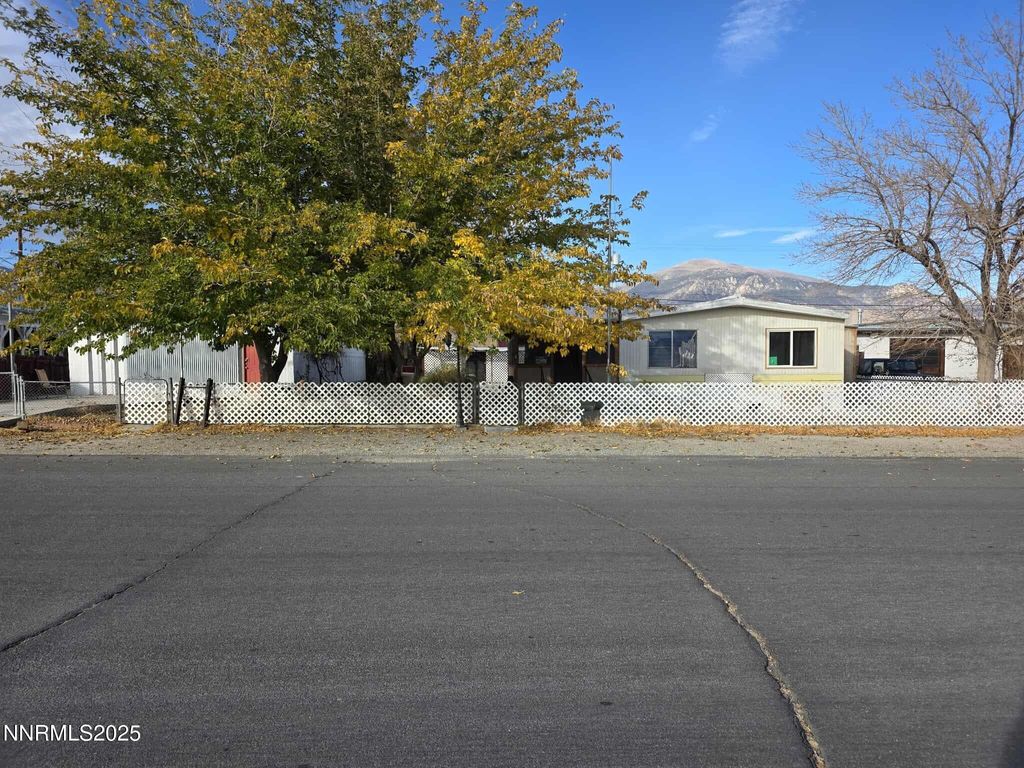 363 F Street, Hawthorne, NV 89415