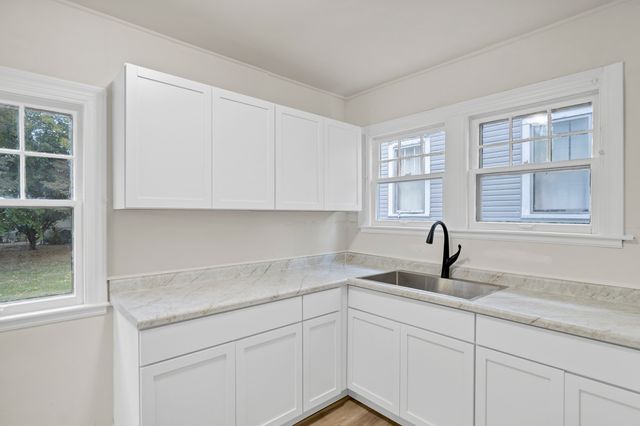 624 Lincoln Avenue, Elgin, IL 60120