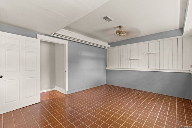 904 COUNTRY RD, Blanco, TX 78606