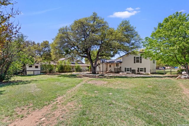 904 COUNTRY RD, Blanco, TX 78606