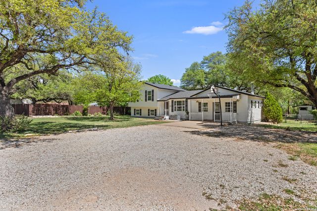904 COUNTRY RD, Blanco, TX 78606