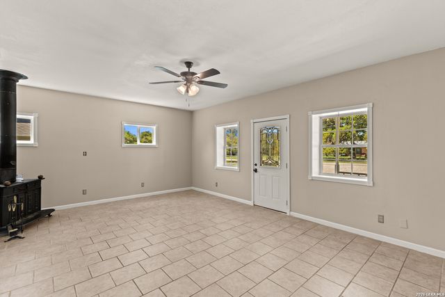 904 COUNTRY RD, Blanco, TX 78606