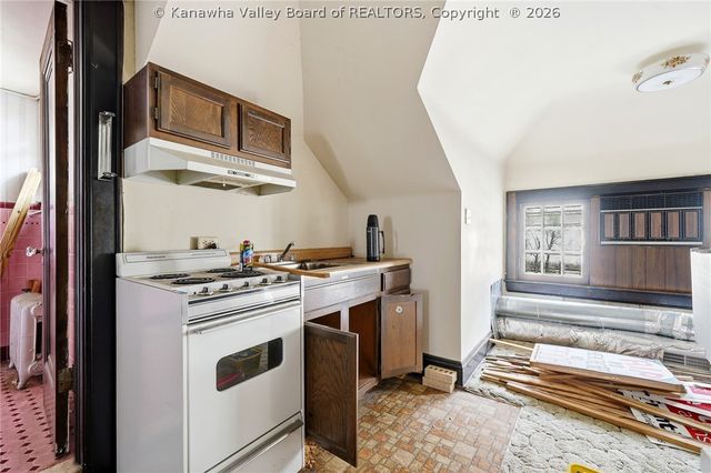 2512 Kanawha Blvd E, Charleston, WV 25311