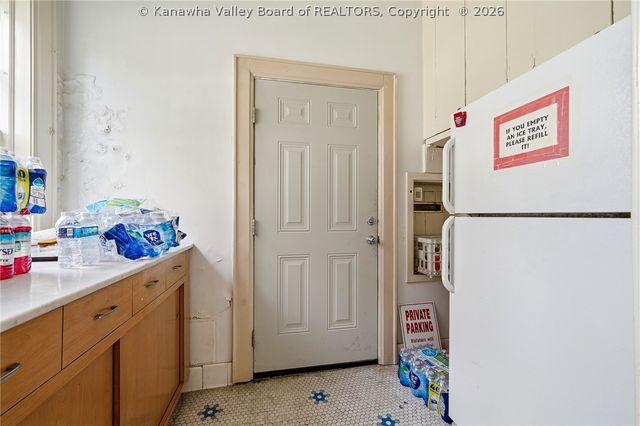 2512 Kanawha Blvd E, Charleston, WV 25311