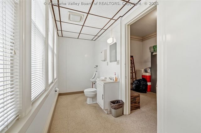 2512 Kanawha Blvd E, Charleston, WV 25311