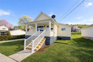 417 Division Ave, Ellwood City, PA 16117