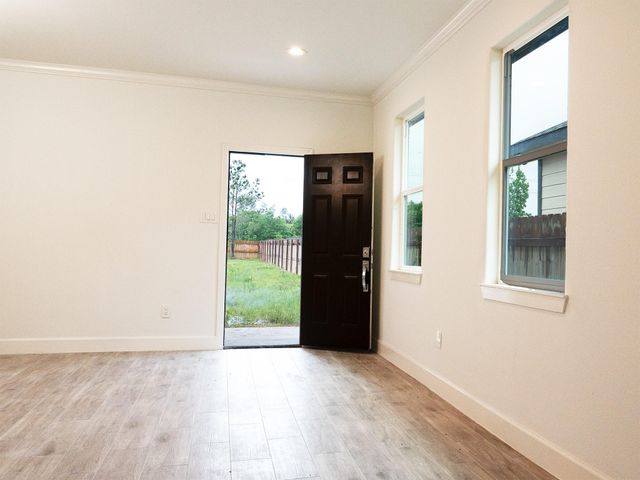 1065 Road 5203, Cleveland, TX 77327