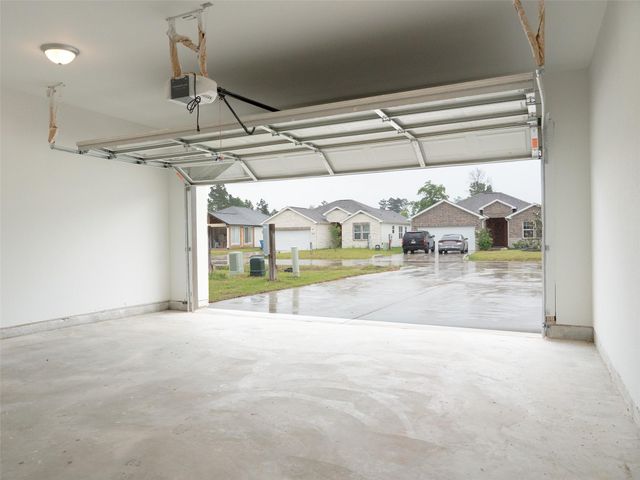 1065 Road 5203, Cleveland, TX 77327