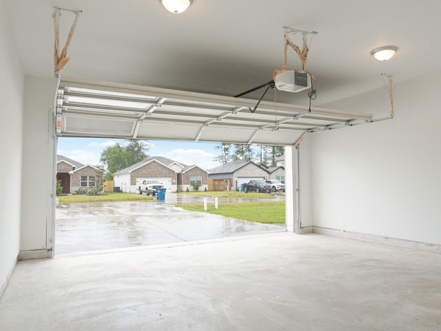 1065 Road 5203, Cleveland, TX 77327