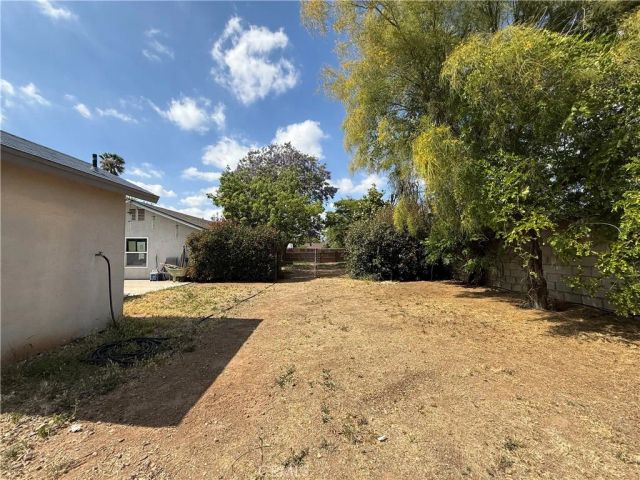 325 W Ave L, Calimesa, CA 92320
