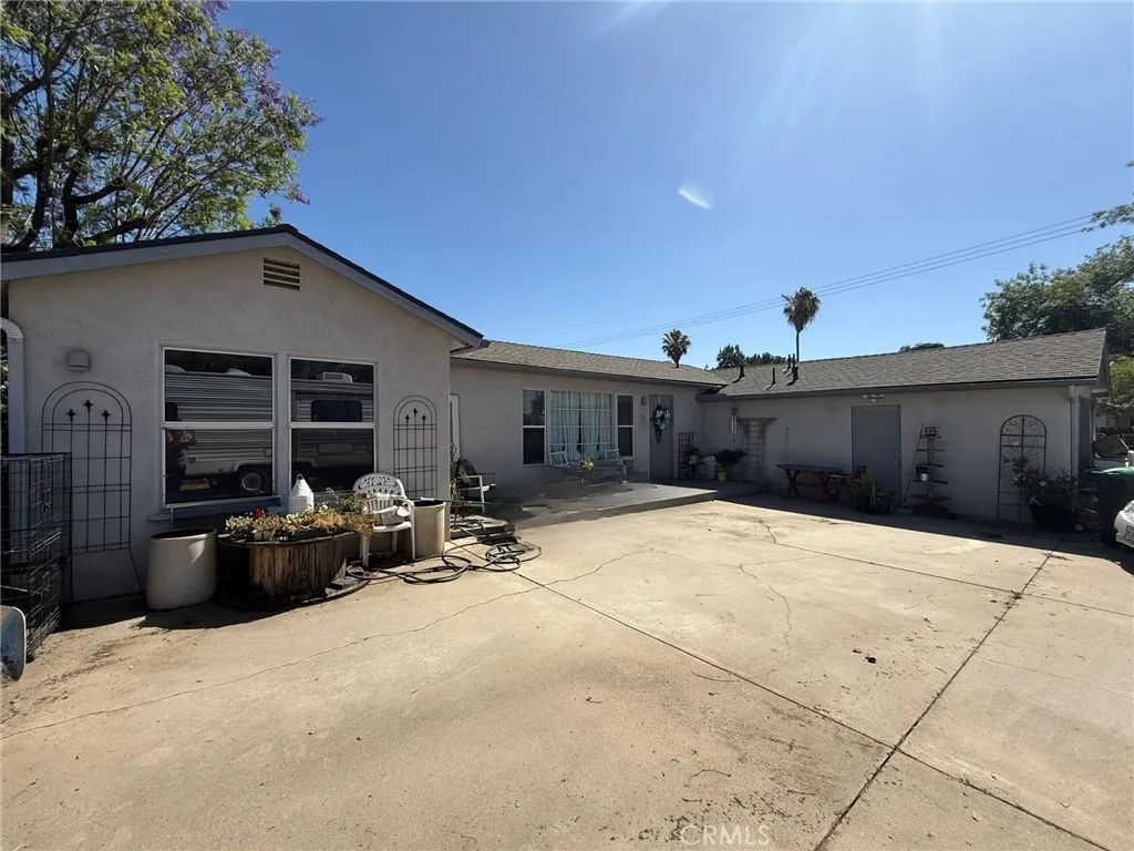 325 W Ave L, Calimesa, CA 92320