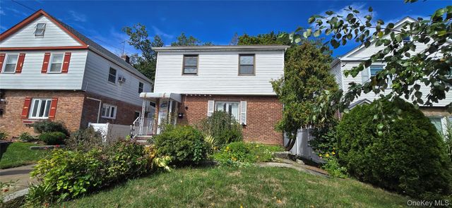 20811 Richland Avenue, Oakland Gardens, NY 11364